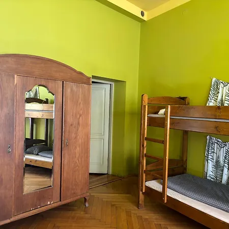 Hostel, Goscinne Mleczarnia - Ozonowane אכסניה *
