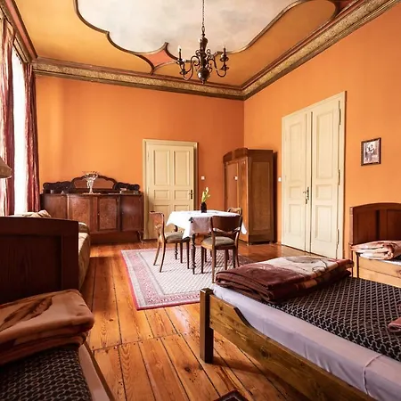 Hostel, Goscinne Mleczarnia - Ozonowane אכסניה *